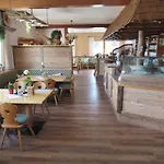 Steinerhaus Berggasthof グレーブミング