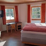 Steinerhaus Berggasthof グレーブミング
